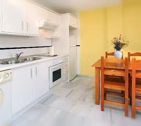 Отель Leo Varios 2*