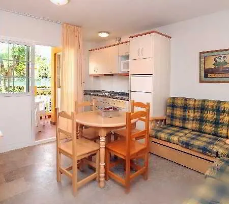 Отель Leo Varios Ислантилья