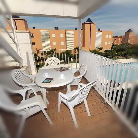 Отель Leo Varios