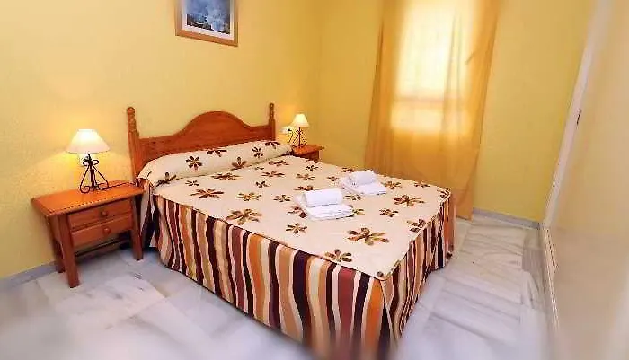 Leo Varios Hotel 2*