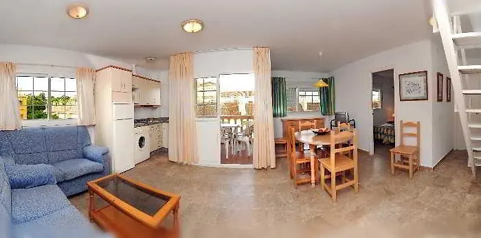 Hotel Leo Varios 2*