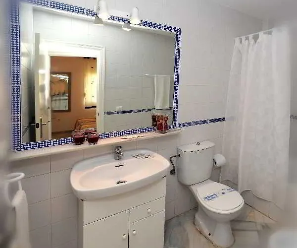 Leo Varios Hotel 2*
